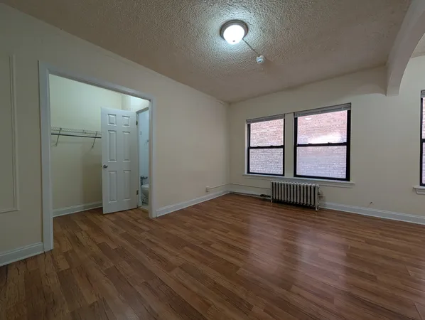 $1,095 | 5417 North Kenmore Avenue, Unit 203, Chicago, IL 60640