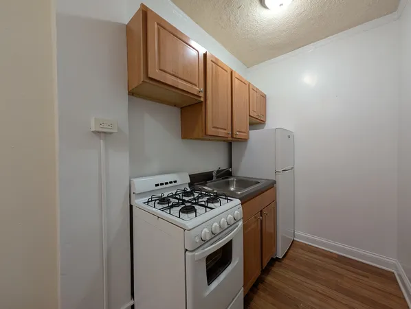 $1,095 | 5417 North Kenmore Avenue, Unit 203, Chicago, IL 60640