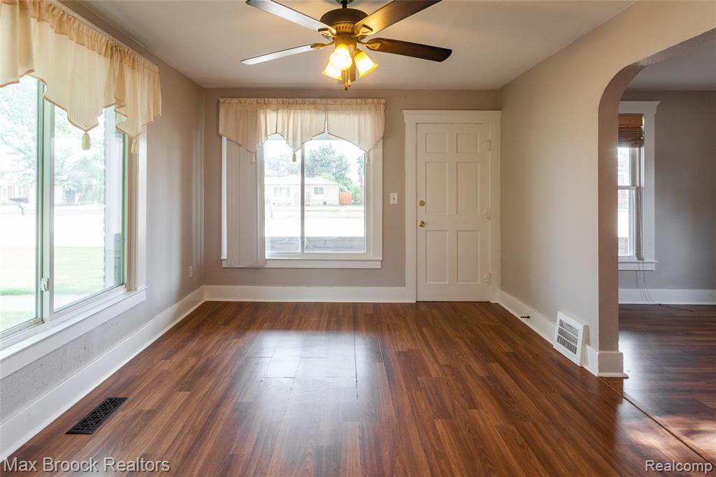13071 East 13 Mile Road Warren, MI 48088 - Photo 2 of 23