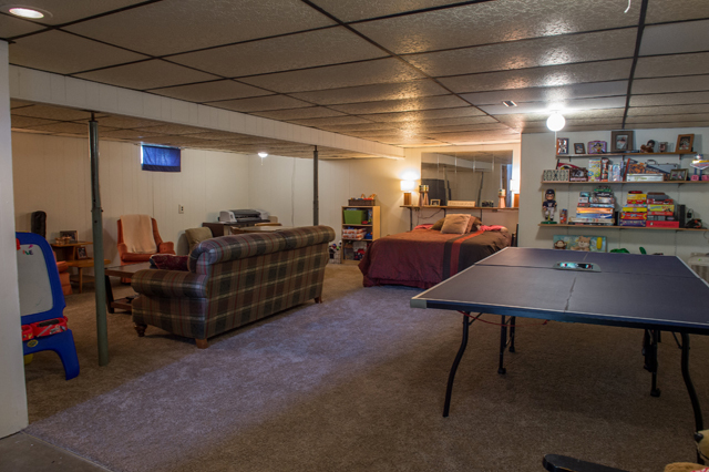 504 East Cleveland Street Spring Valley, IL 61362 - Photo 14 of 18 a room with furniture