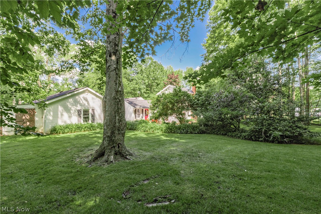 15879 Hemlock Road Chagrin Falls, OH 44022 - Photo 32 of 47