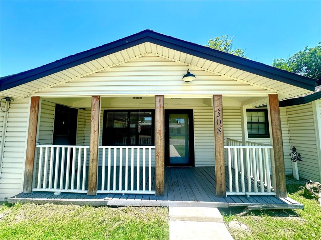 308 Sunset Drive Comanche, TX 76442 - Photo 11 of 12