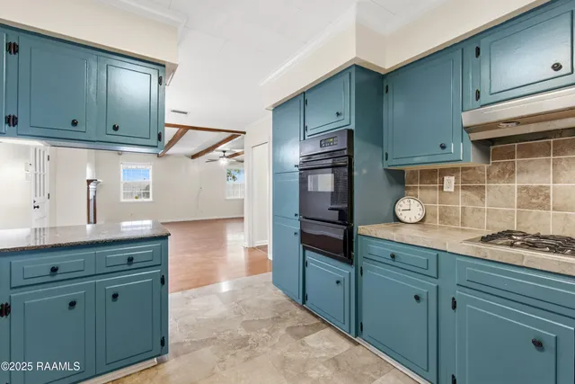 $2,500 | 412 Colonial Drive, Lafayette, LA 70506