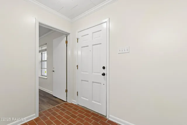 $2,500 | 412 Colonial Drive, Lafayette, LA 70506