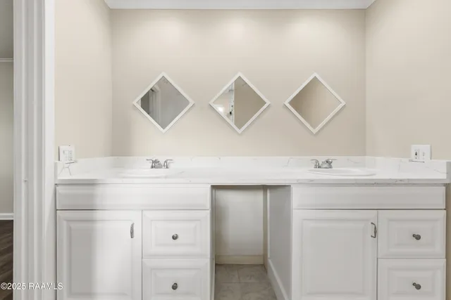 $2,500 | 412 Colonial Drive, Lafayette, LA 70506