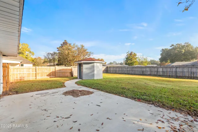 $2,500 | 412 Colonial Drive, Lafayette, LA 70506