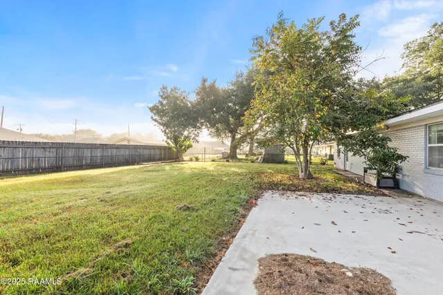 $2,500 | 412 Colonial Drive, Lafayette, LA 70506