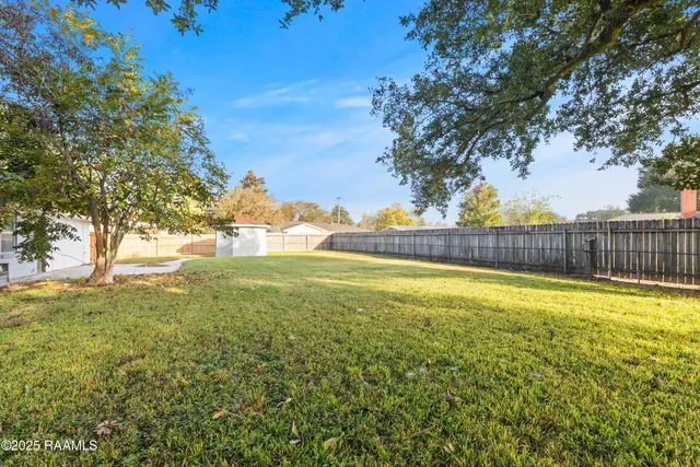 $2,500 | 412 Colonial Drive, Lafayette, LA 70506