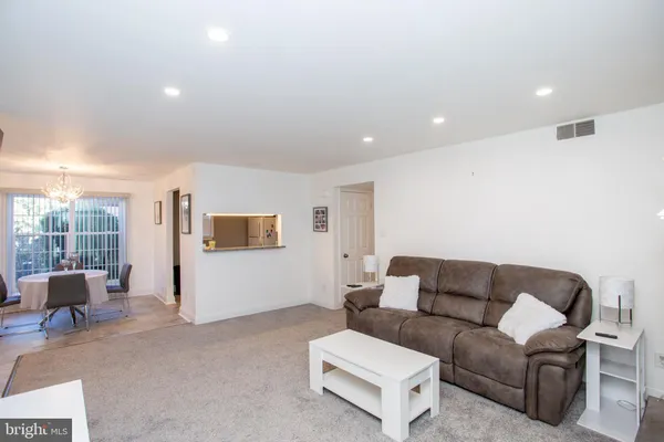 $2,200 | 33-48 Dogwood Lane, Unit C7, Horsham, PA 19044