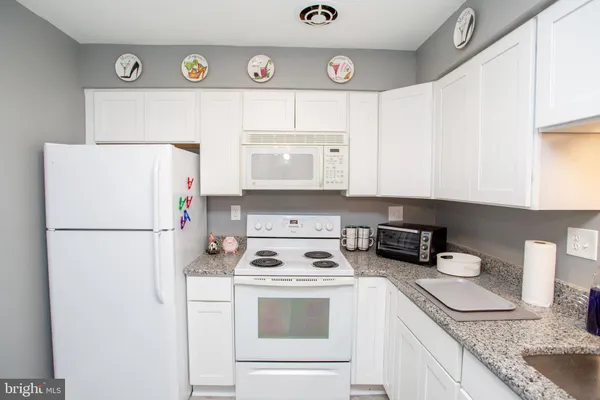 $2,200 | 33-48 Dogwood Lane, Unit C7, Horsham, PA 19044