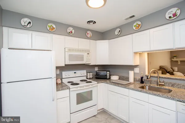 $2,200 | 33-48 Dogwood Lane, Unit C7, Horsham, PA 19044
