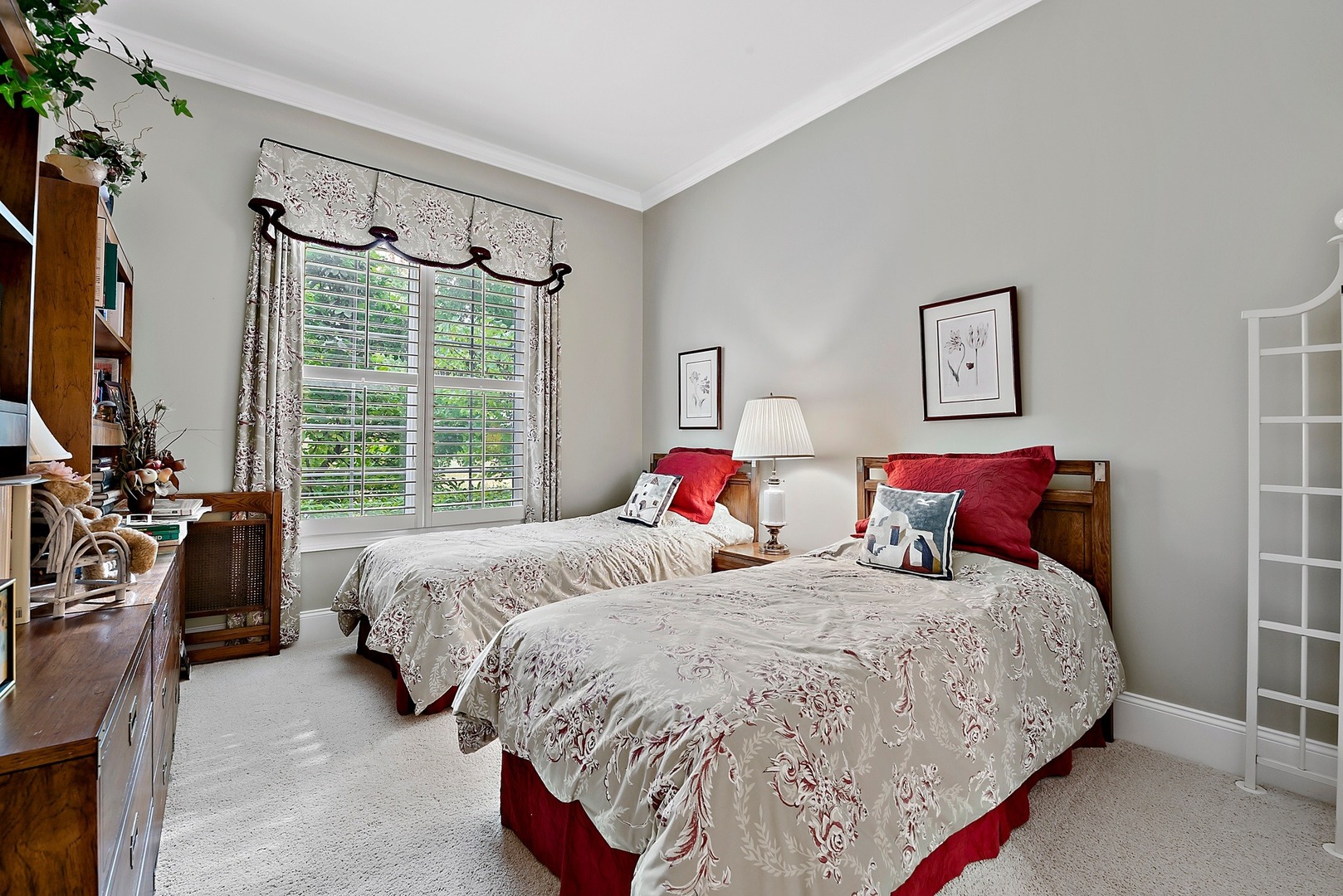 1036 Ridgeview Drive Inverness, IL 60010 - Photo 20 of 35 a bedroom with two beds and a window