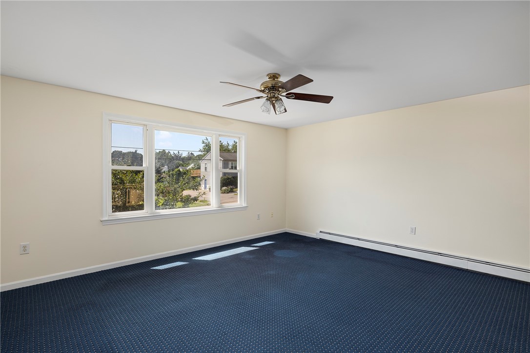 22 Jolly Lane Westerly, RI 02891 - Photo 12 of 26 Large Living Room