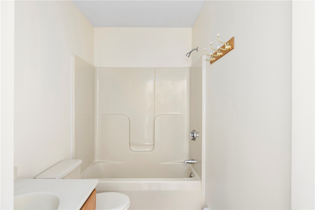 22 Jolly Lane Westerly, RI 02891 - Photo 17 of 26 Upper Level Bathroom