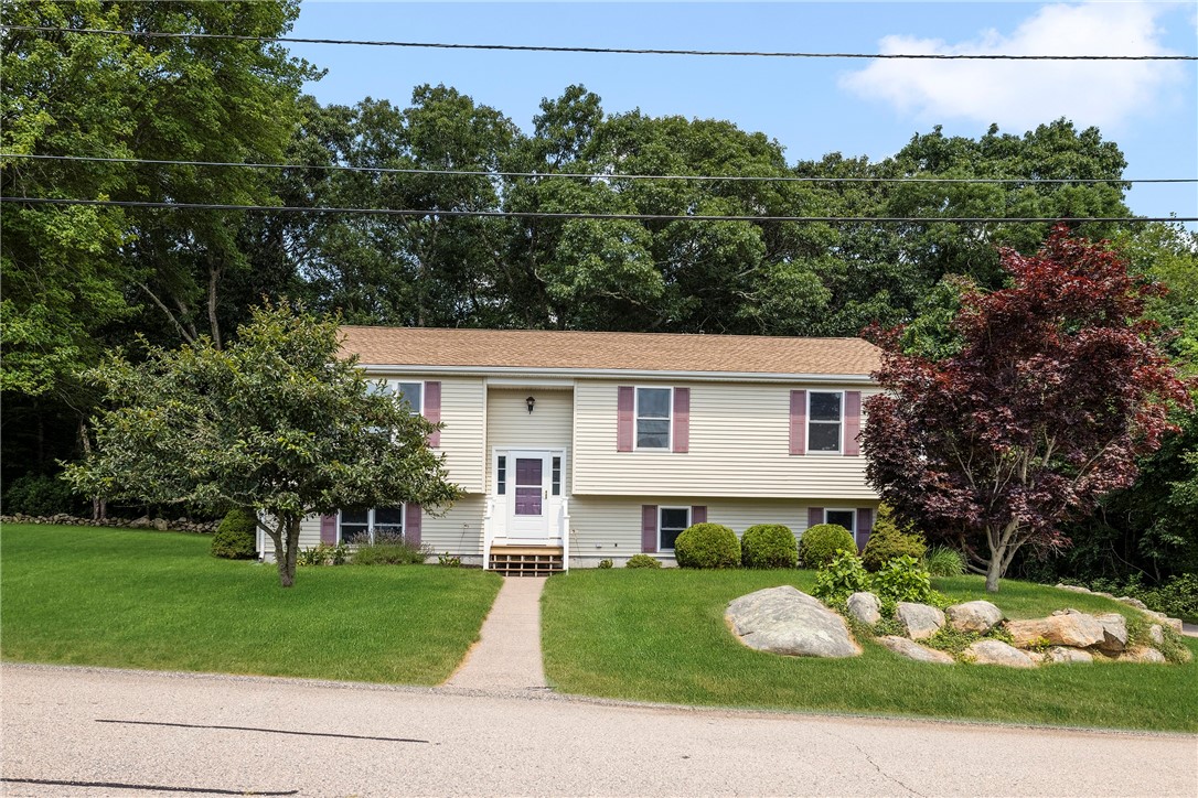 22 Jolly Lane Westerly, RI 02891 - Photo 2 of 26