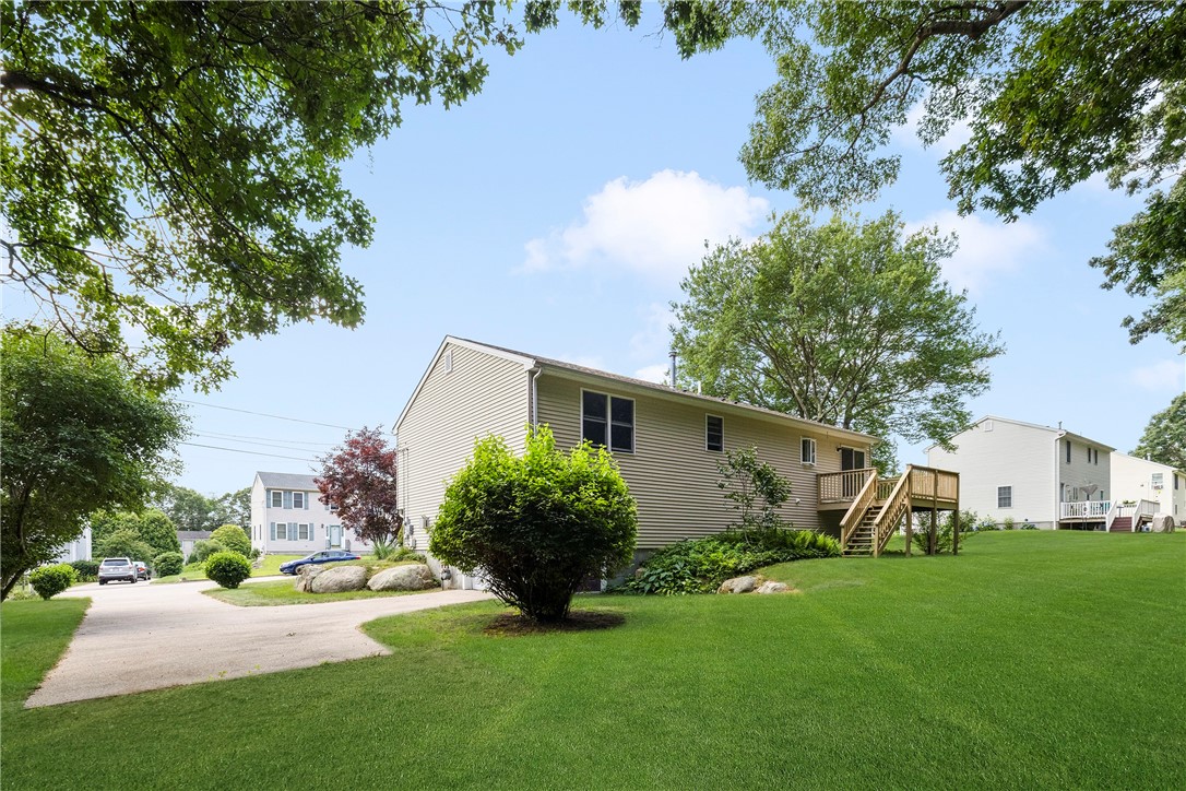 22 Jolly Lane Westerly, RI 02891 - Photo 3 of 26