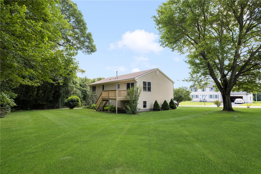 22 Jolly Lane Westerly, RI 02891 - Photo 5 of 26