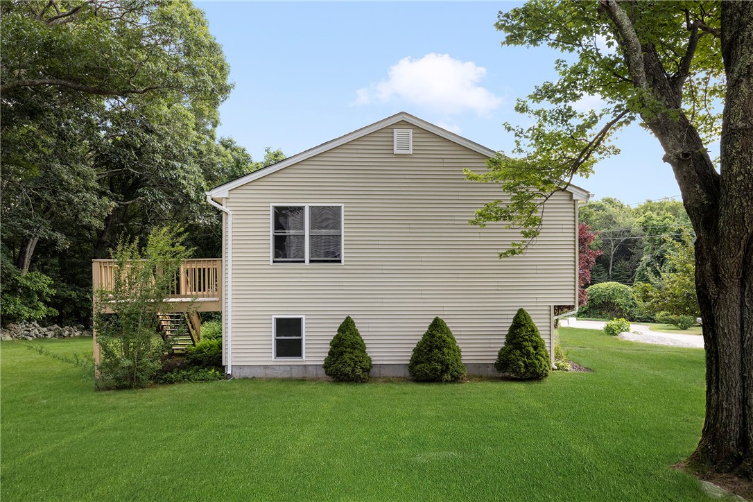 22 Jolly Lane Westerly, RI 02891 - Photo 7 of 26