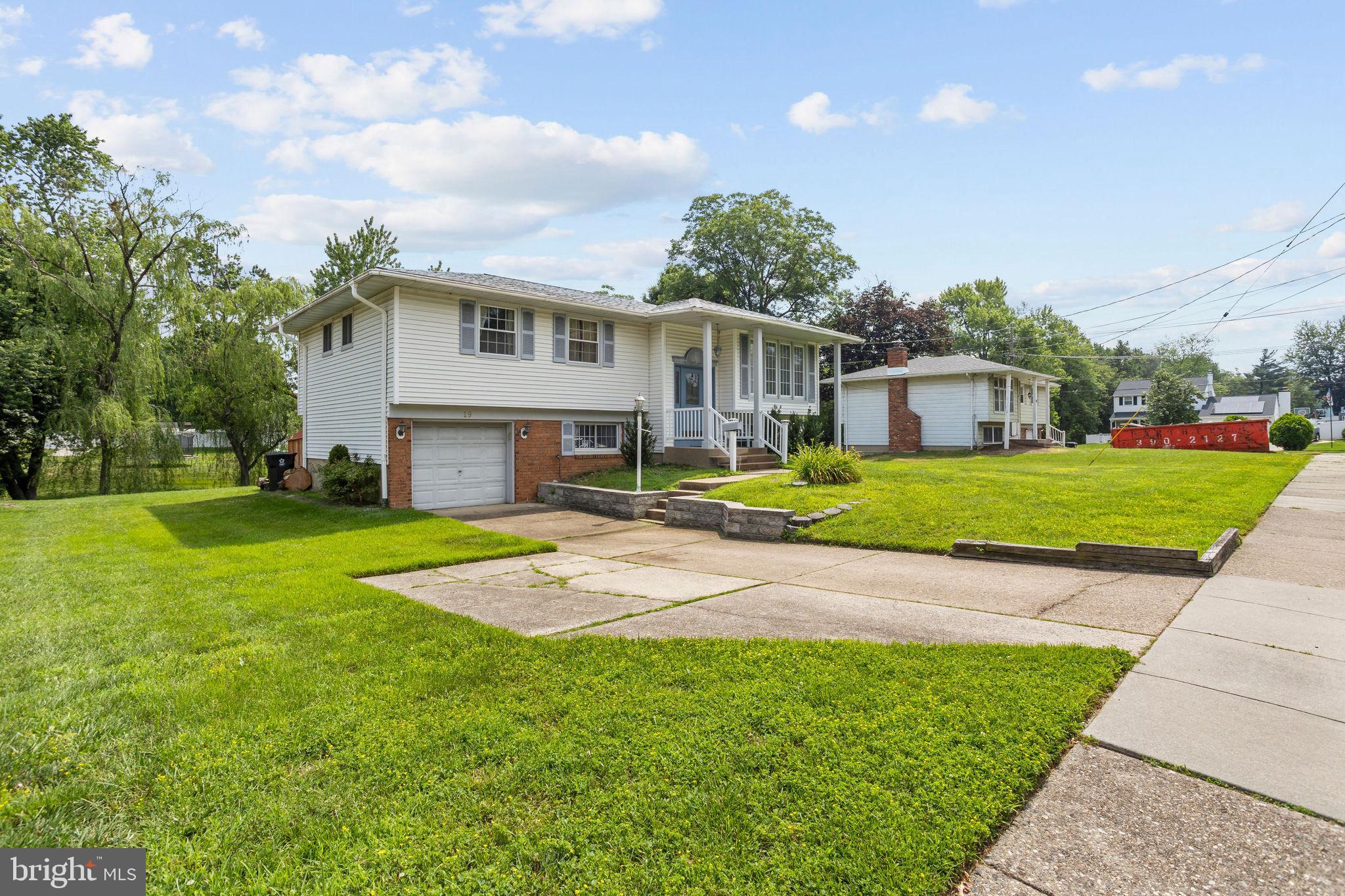 19 Stevens Drive Delran, NJ 08075 - Photo 3 of 30