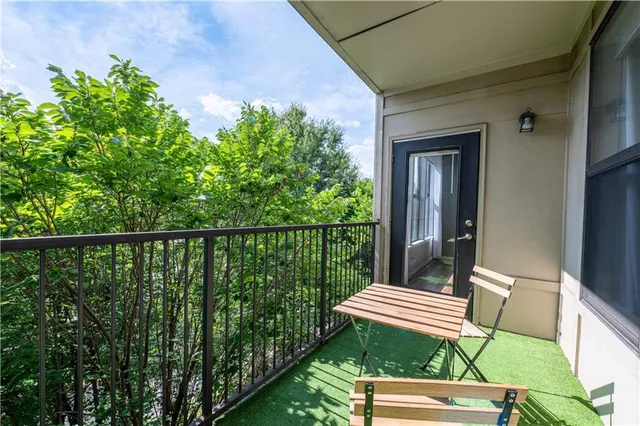 $2,000 | 898 Oak Street Southwest, Unit 1410, Atlanta, GA 30310