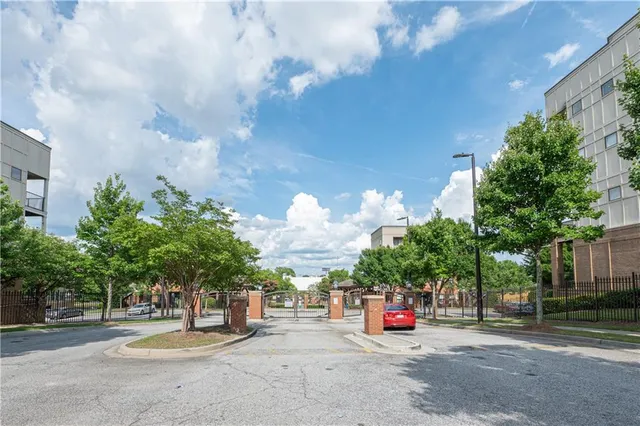 $2,000 | 898 Oak Street Southwest, Unit 1410, Atlanta, GA 30310