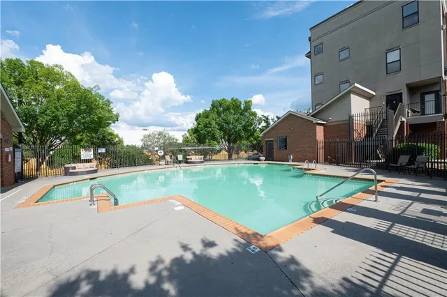 $2,000 | 898 Oak Street Southwest, Unit 1410, Atlanta, GA 30310