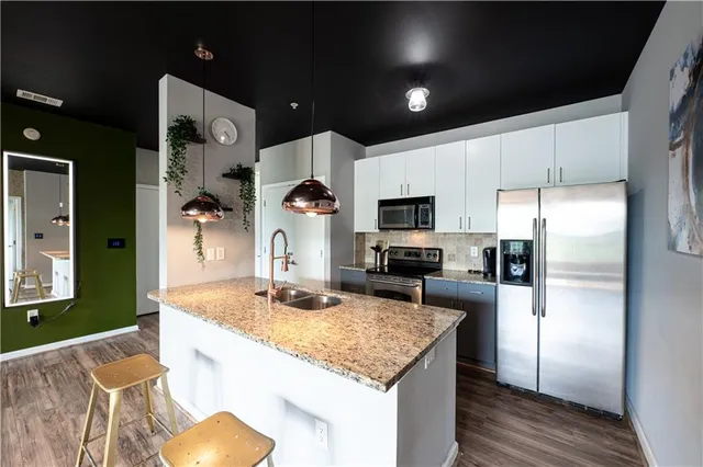 $2,000 | 898 Oak Street Southwest, Unit 1410, Atlanta, GA 30310