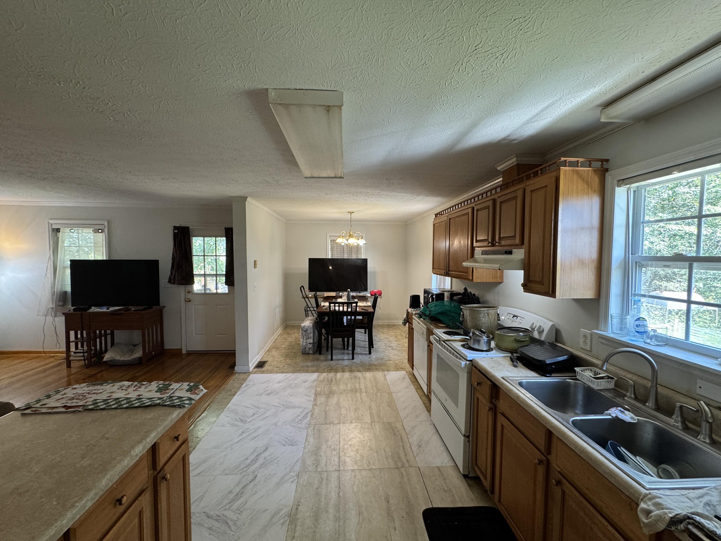 389 Skyland Farm Road Williston, SC 29853 - Photo 10 of 25