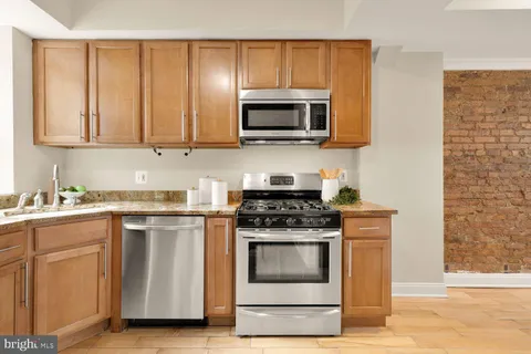 $599,000 | 825 L Street Northeast, Washington, DC 20002