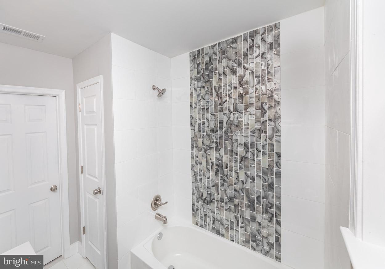 5511 Hillen Road Baltimore, MD 21239 - Photo 14 of 27 Bathroom
