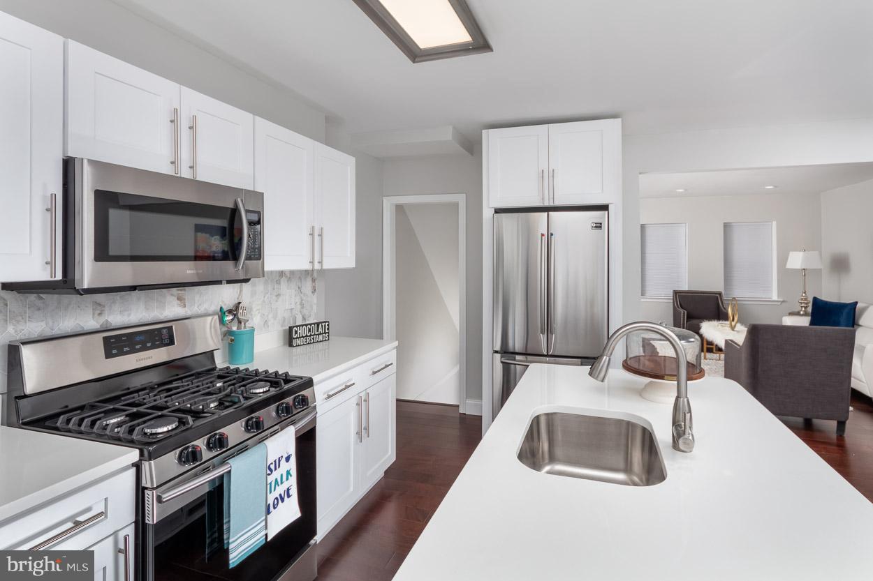 5511 Hillen Road Baltimore, MD 21239 - Photo 8 of 27 Kitchen