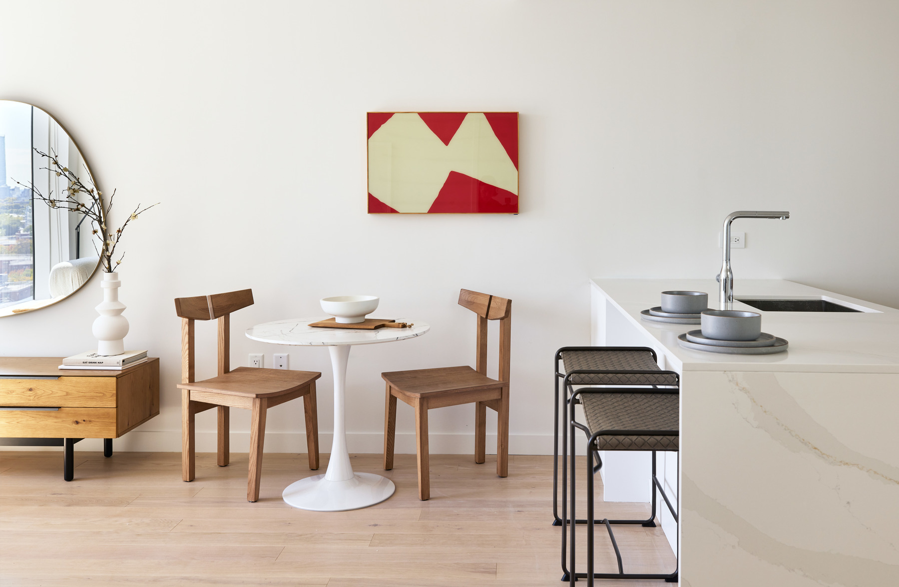 20 Halletts Point, Unit 22405 Queens, NY 11102 - Photo 23 of 47 a living room with furniture