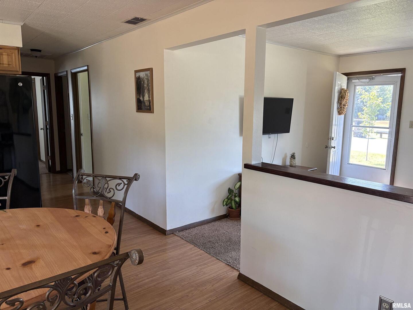 100 North 35th Street Herrin, IL 62948 - Photo 8 of 35 a dining room with furniture and window