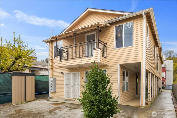 $950,000 | 3317 Claremont Avenue South, Seattle, WA 98144