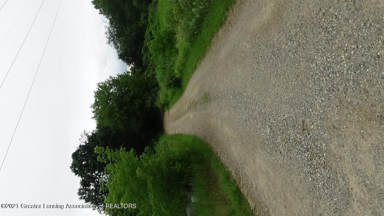 9037 West Braden Road Haslett, MI 48840 - Photo 15 of 16 thumbnail_DSC00057