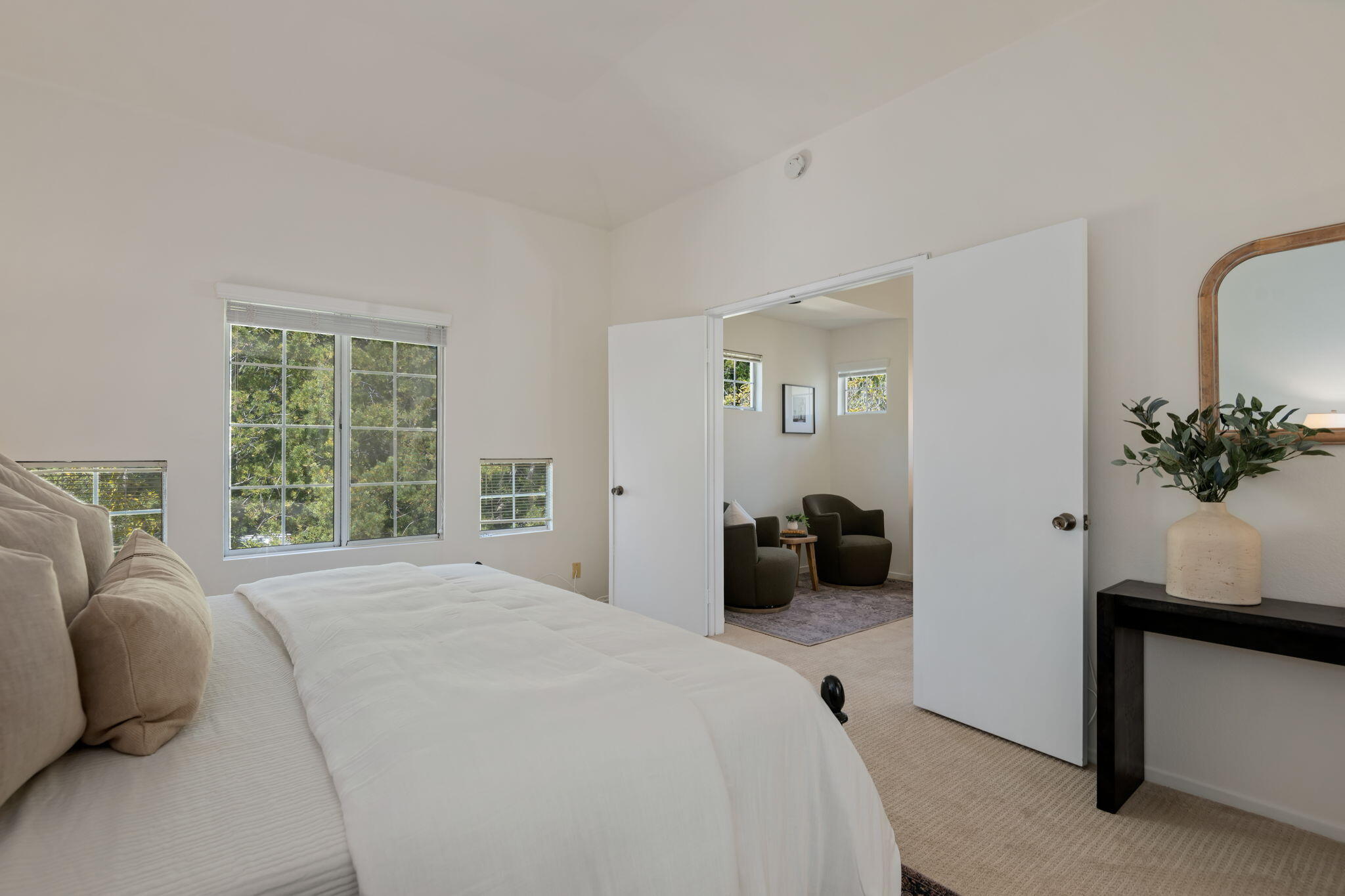 3709 Greggory Way, Unit 2 Santa Barbara, CA 93105 - Photo 15 of 35 20 - Primary Bedroom