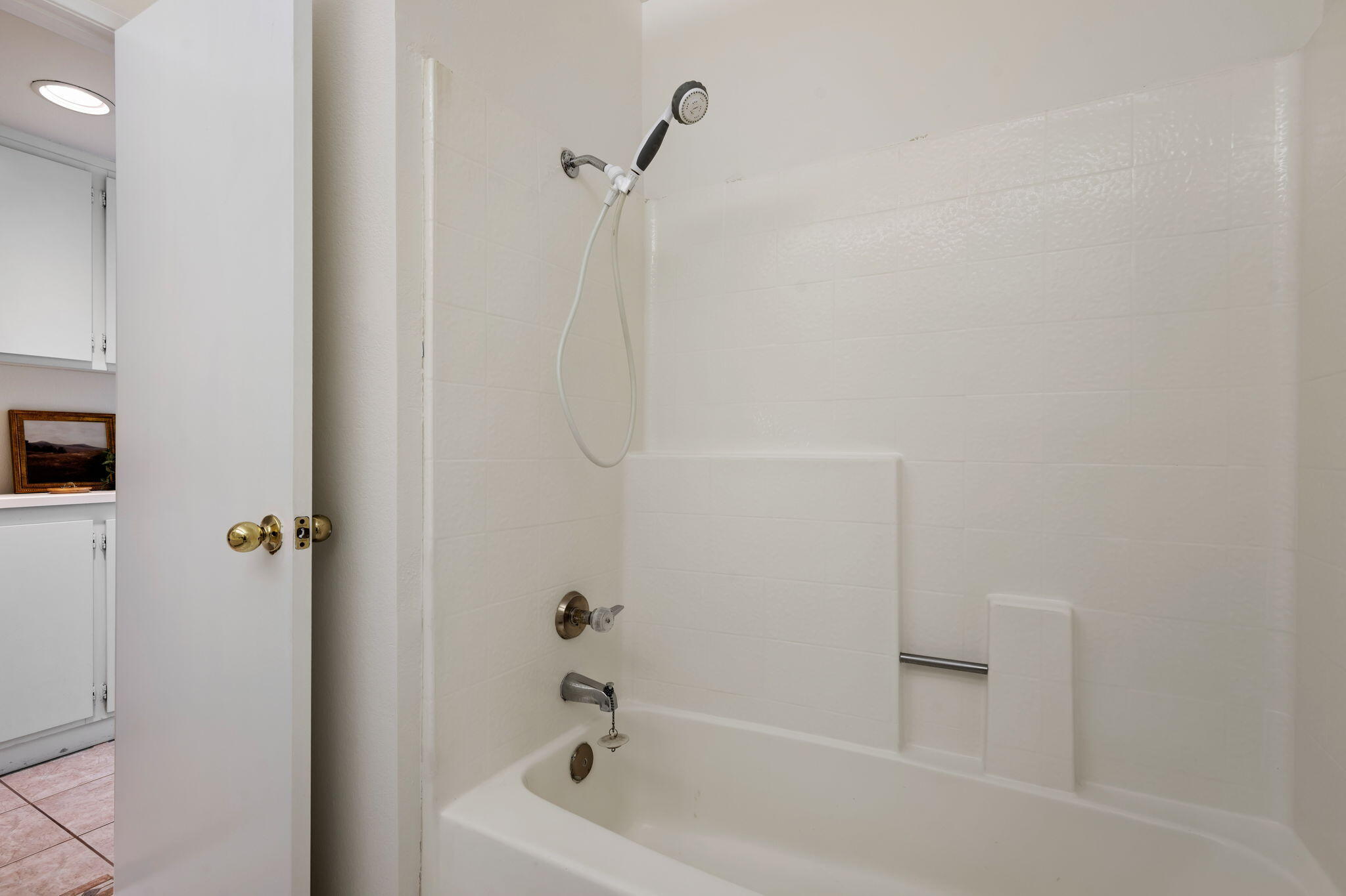 3709 Greggory Way, Unit 2 Santa Barbara, CA 93105 - Photo 22 of 35 27 - Bathroom 2