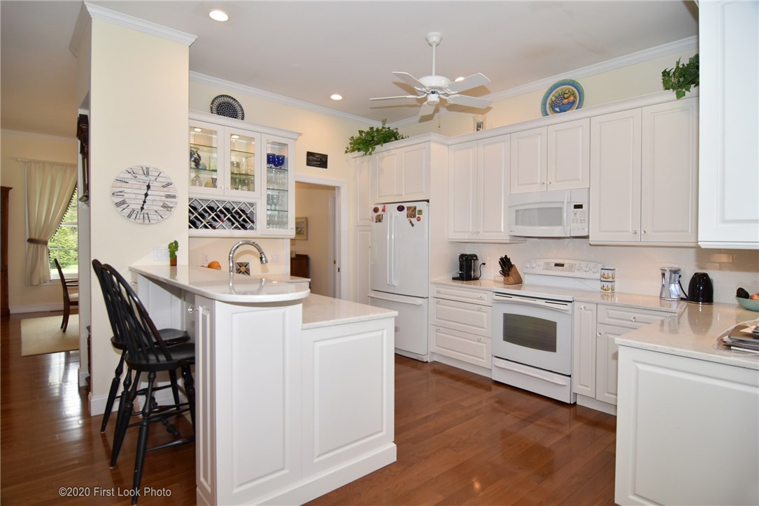 688 West Main Road Little Compton, RI 02837 - Photo 3 of 19