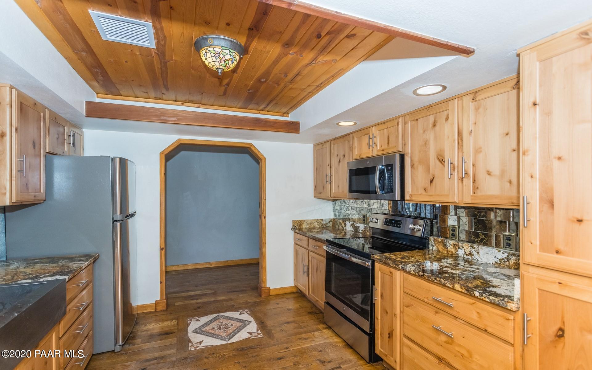3170 Valley View Road Chino Valley, AZ 86323 - Photo 11 of 47 010_Kitchen