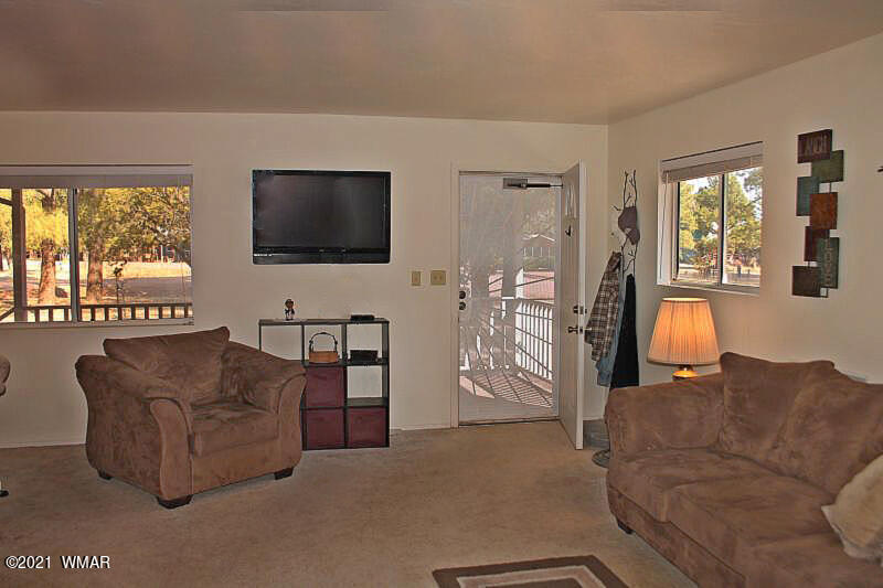 2043 Timber Trail Loop Overgaard, AZ 85933 - Photo 8 of 39