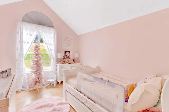 $360,000 | 2422 West Wind Drive, Soddy Daisy, TN 37379