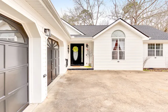 $360,000 | 2422 West Wind Drive, Soddy Daisy, TN 37379