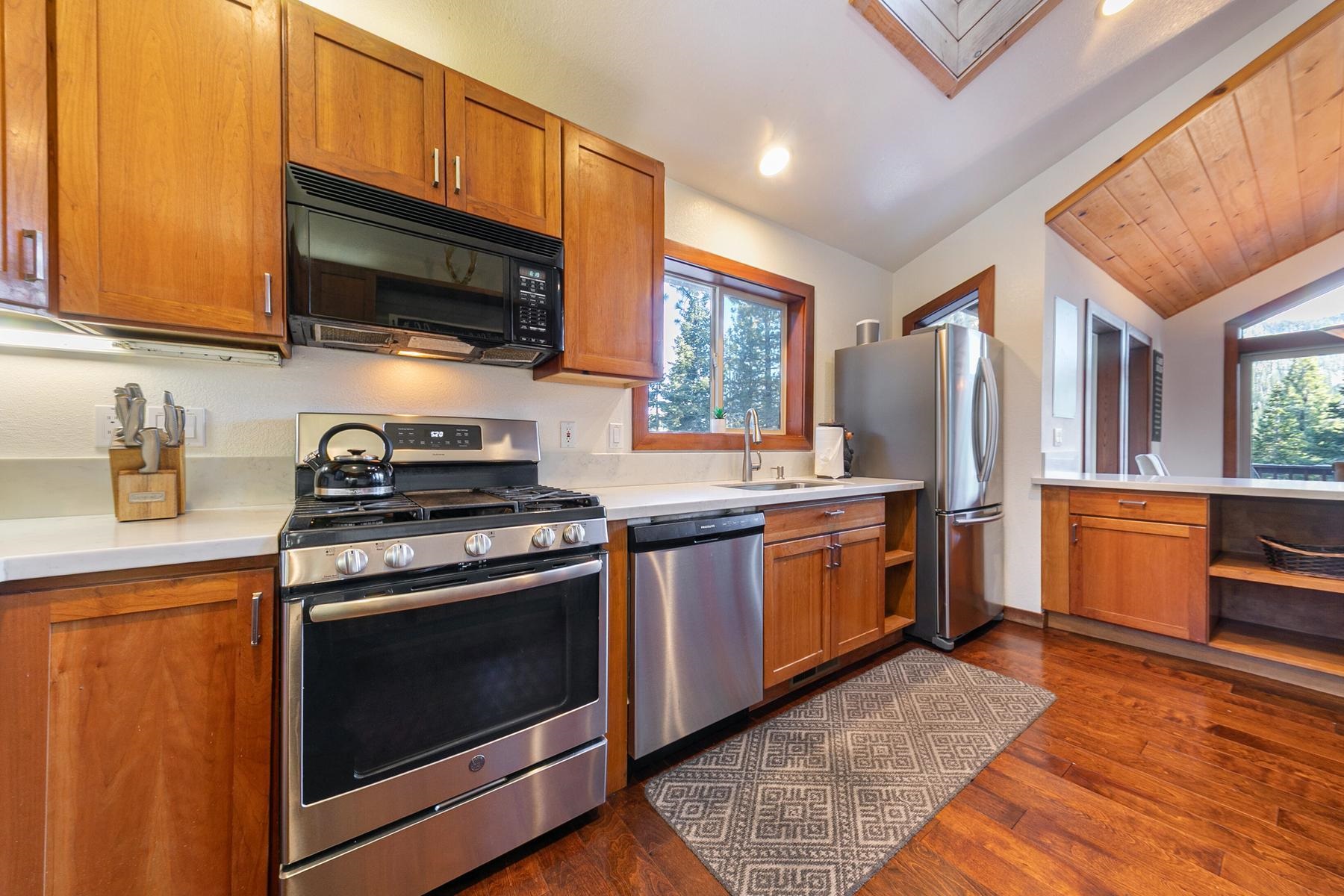 3551 Courchevel Road Tahoe City, CA 96145 - Photo 11 of 26
