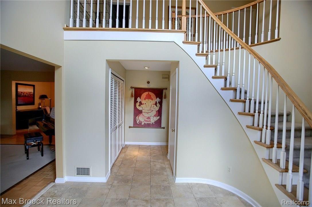 2482 Wickfield Road West Bloomfield, MI 48323 - Photo 4 of 40 View_From_Foyer.jpg