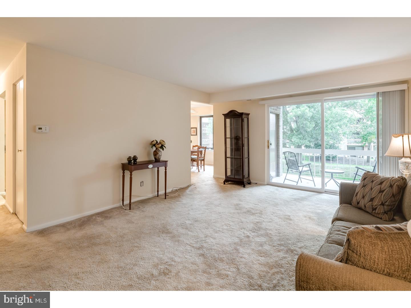 124-4 Kirkbride Road Voorhees, NJ 08043 - Photo 8 of 19 Living Room