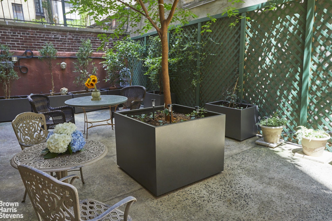 7 East 85th Street, Unit 2D Manhattan, NY 10028 - Photo 8 of 10