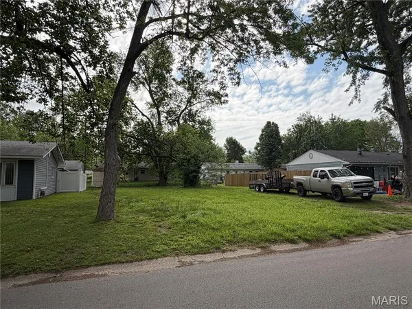 $15,000 | 446 South 6th Street, Caseyville, IL 62232