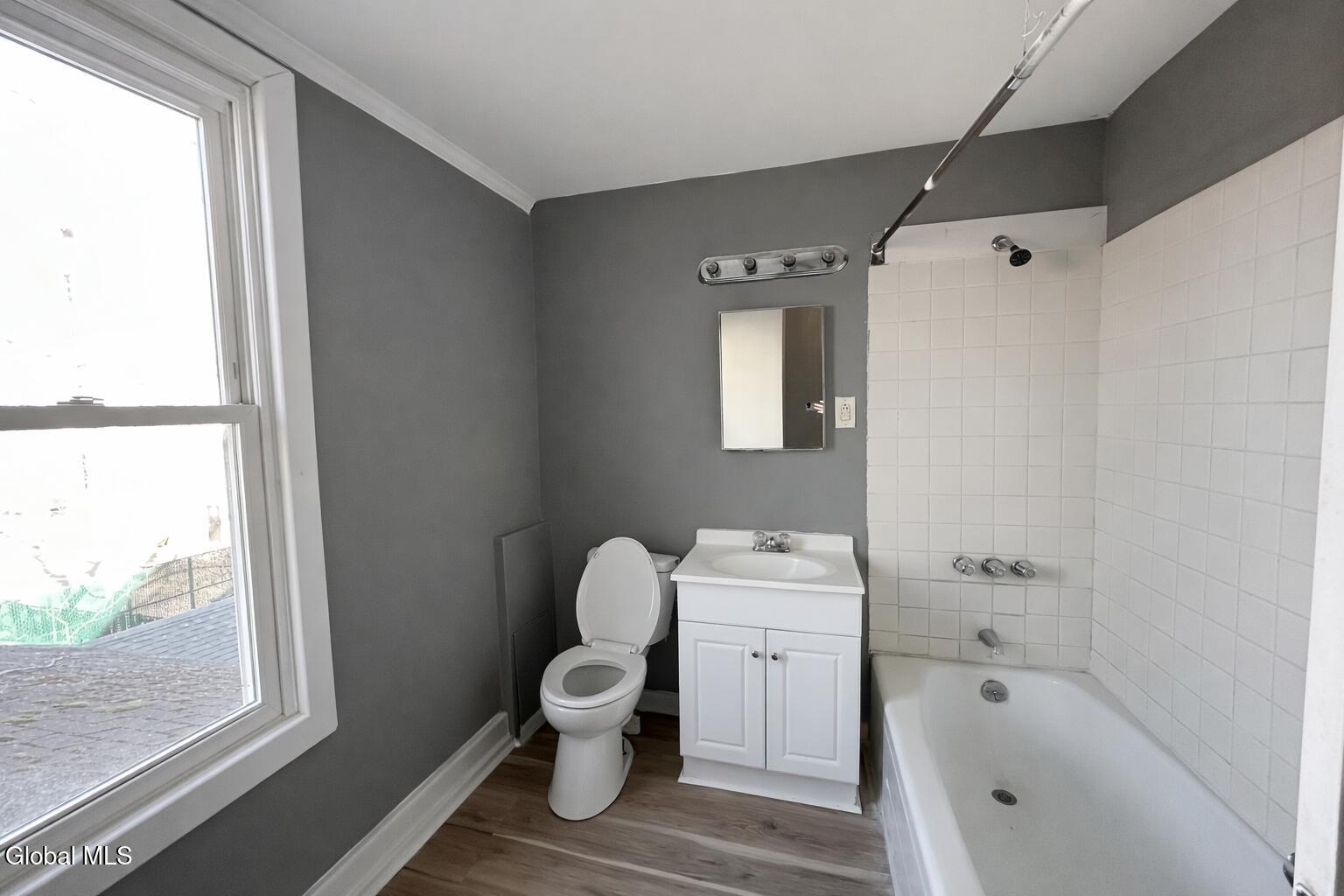 11 Landon Terrace Schenectady, NY 12308 - Photo 23 of 28 bath2