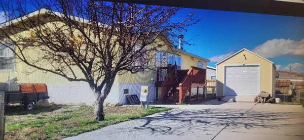 $140,000 | 805 Apple Street, Rawlins, WY 82301