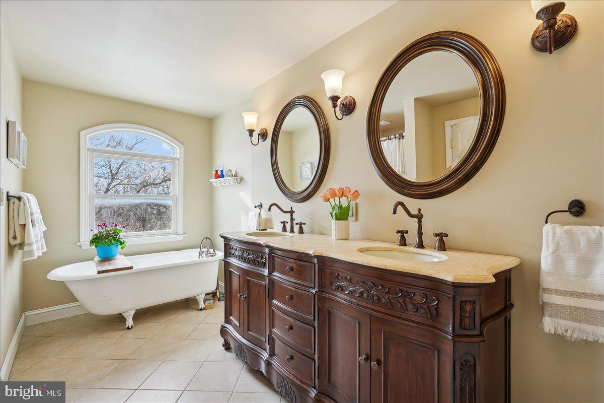 9500 Holsey Road Damascus, MD 20872 - Photo 26 of 76 Guest Suite